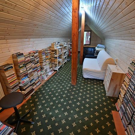 Casa De Vacanta Satic Piatra Craiului La Doi Viermi Екстер'єр фото