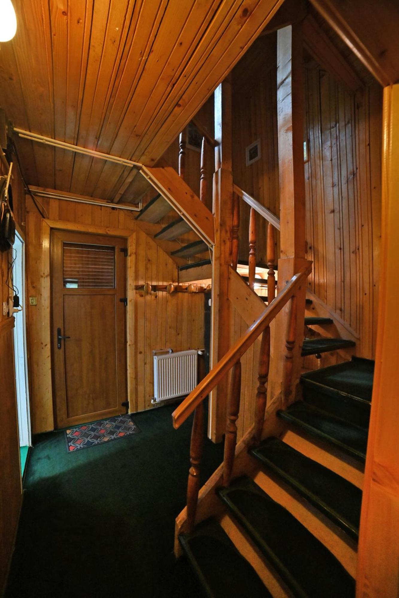Casa De Vacanta Satic Piatra Craiului La Doi Viermi Екстер'єр фото