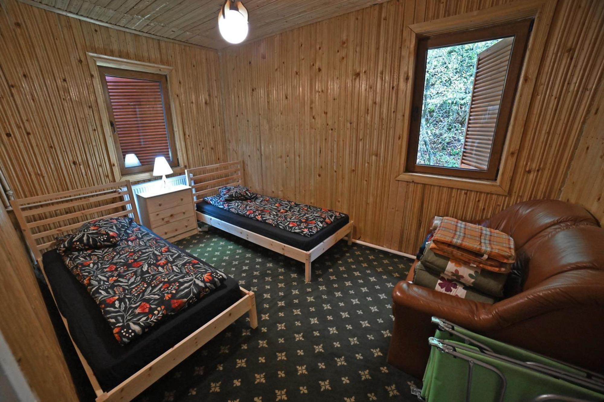 Casa De Vacanta Satic Piatra Craiului La Doi Viermi Екстер'єр фото